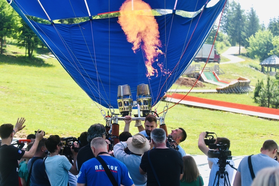 Prvi let turističkim balonom na Trebeviću (Foto: T. S./Klix.ba)