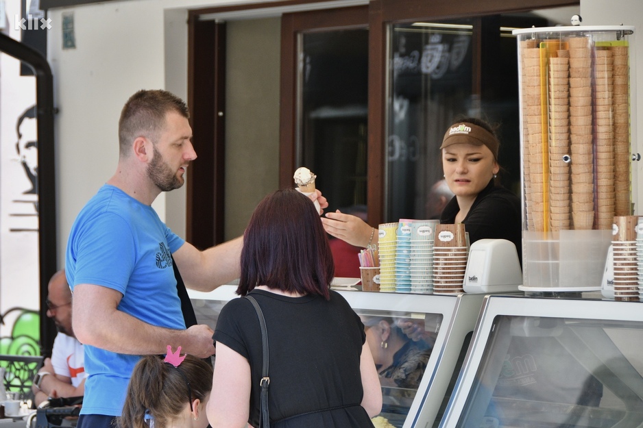 Treba jesti manje kalorične hrane (Foto: I. Š./Klix.ba)