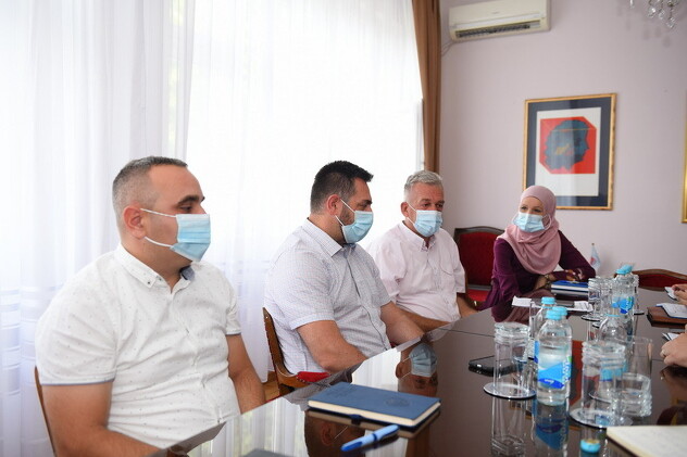 Ramić u posjeti povratnicima (Foto: Ministarstvo raseljenih osoba i izbjeglica FBiH)