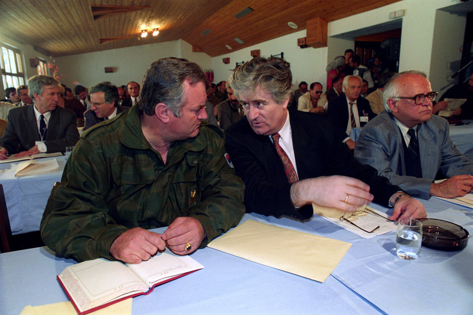 Ratko Mladić i Radovan Karadžić na Palama u maju 1993. godine (Foto: EPA-EFE)