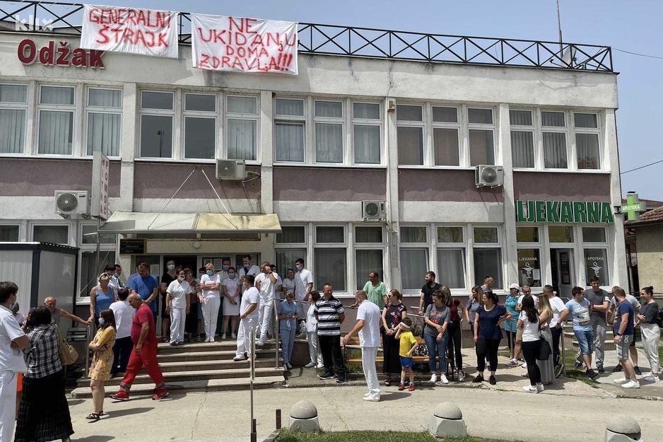 Detalj tokom generalnog štrajka zdravstvenih radnika u Odžaku