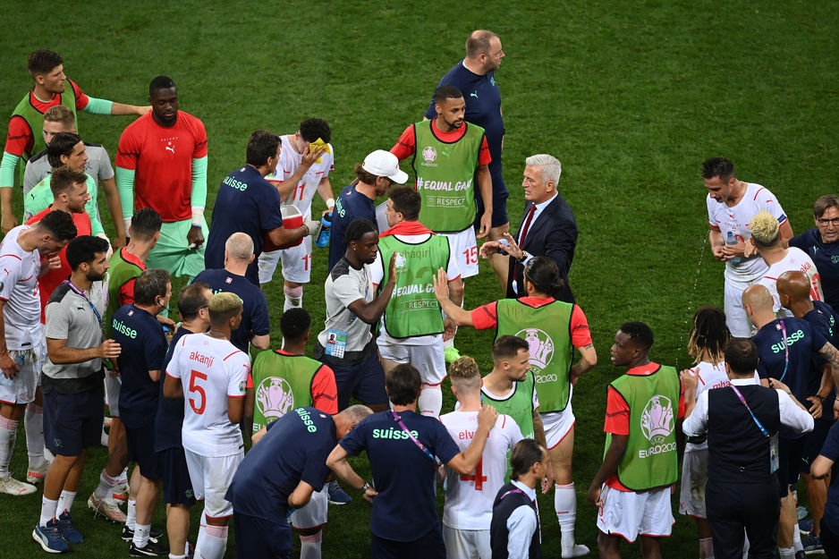 Petković drži govor švicarskim herojima (Foto: EPA-EFE)