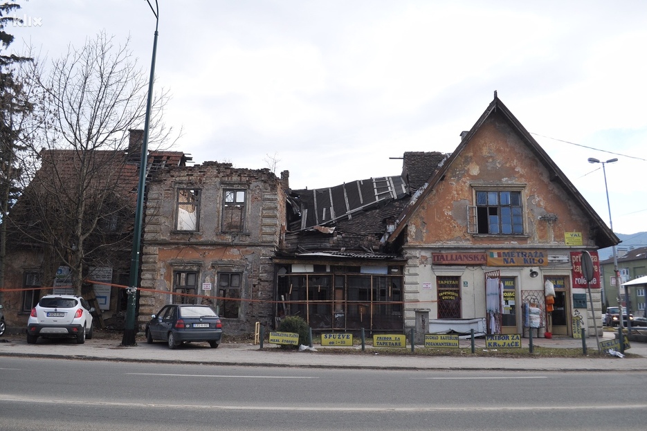 Objekat godinama propada (Foto: N.G./Klix.ba)
