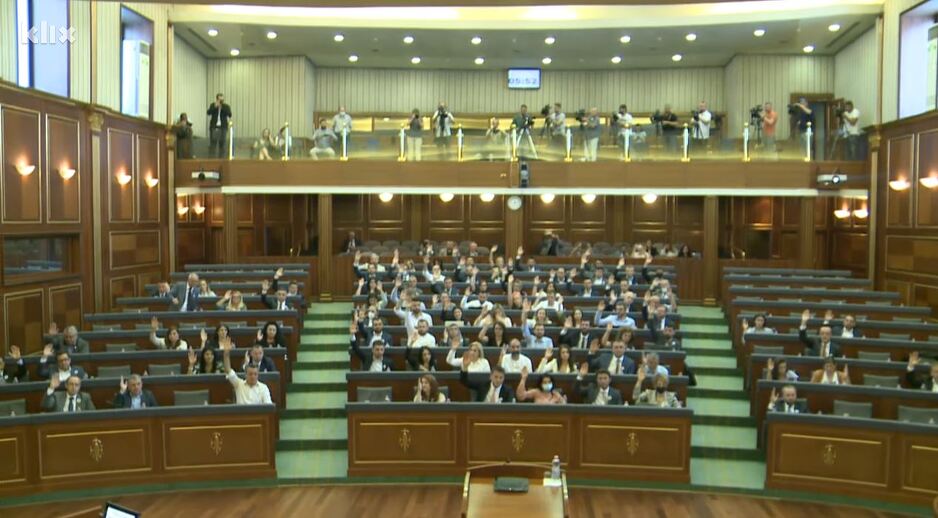 89 poslanika podiglo je ruku