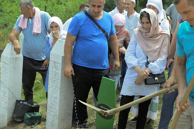 S dženaze u Potočarima (Foto: AA)
