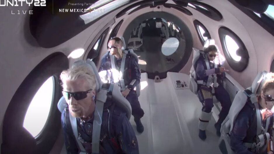 Branson s ekipom (Foto: Virgin Galactic)