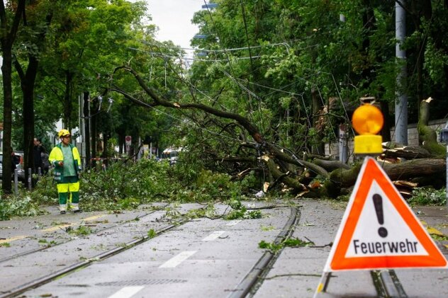 Nevrijeme u Cirihu izazvalo saobraćajni kolaps (Foto: Twitter)