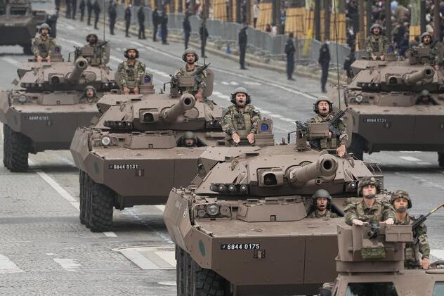Vojna parada povodom godišnjice Francuske revolucije (Foto: EPA-EFE)