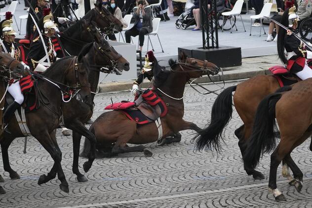 Nezgoda prilikom vojne parade (Foto: EPA-EFE)