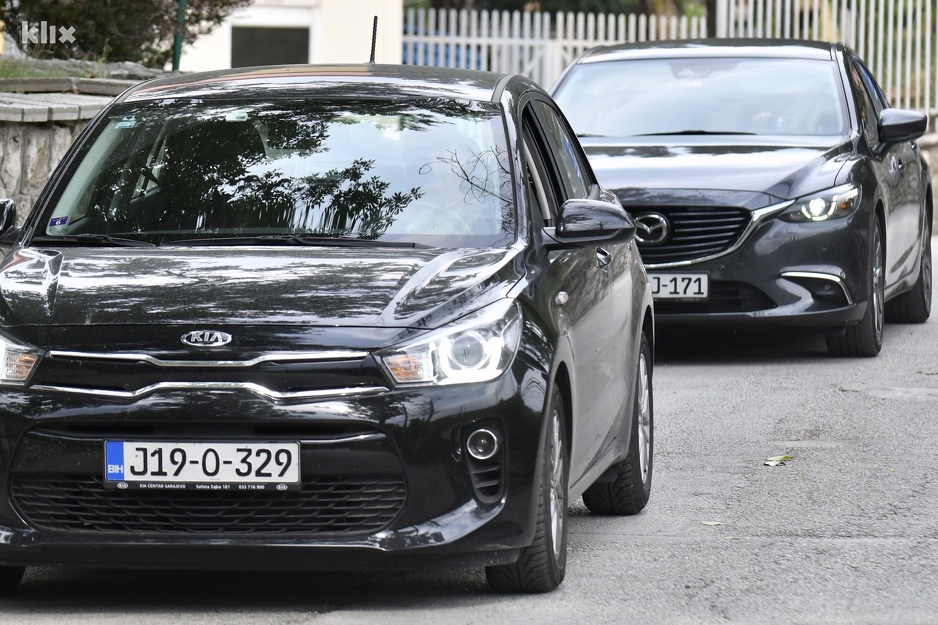 Direktor OSA-e odlazi iz zgrade Suda BiH (Foto: T. S./Klix.ba)