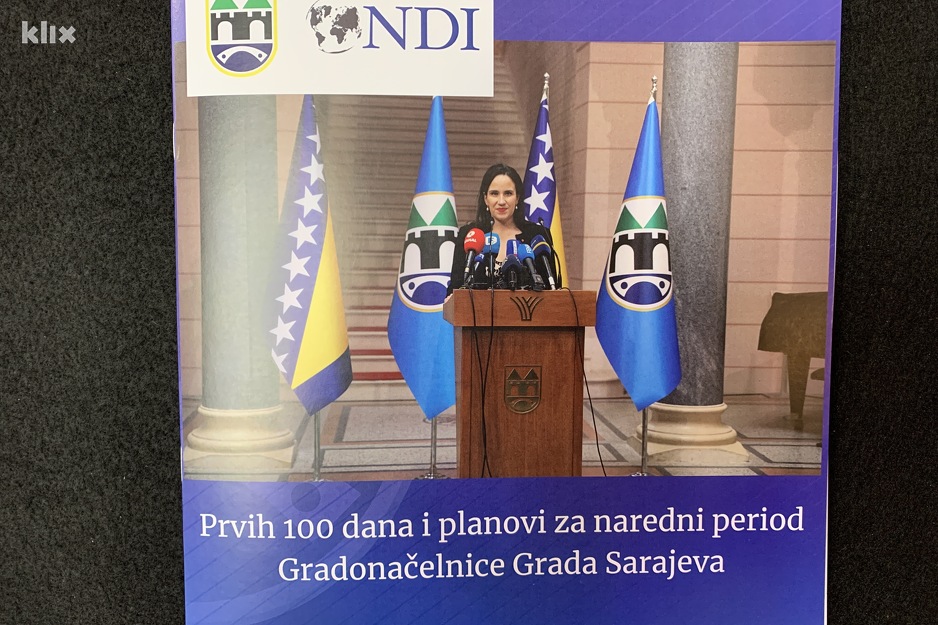 Brošura o radu gradske uprave Sarajeva (Foto: I. Š./Klix.ba)