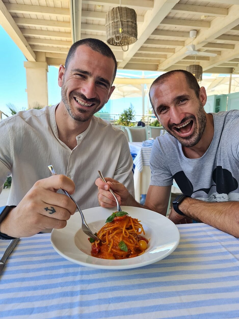 Bonucci i Chiellini uživaju u tjestenini (Foto: Instagram)