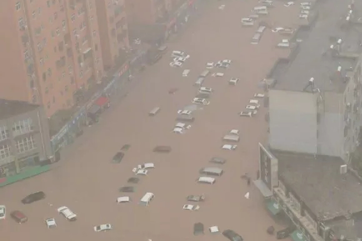 Poplave pogodile kinesku provinciju Henan (Foto: Twitter)