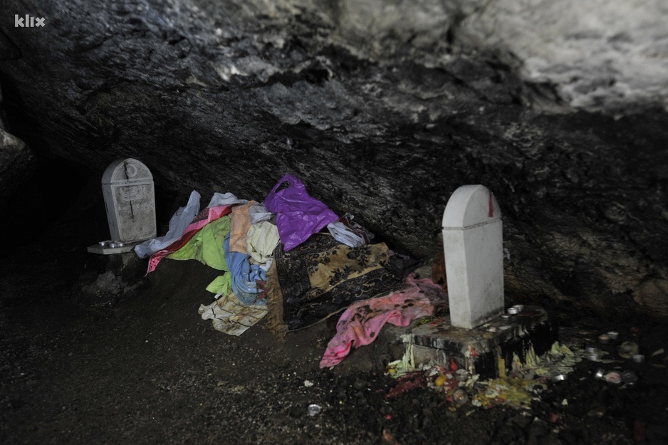 Mezar neznane djevojke (Foto: A. K./Klix.ba)