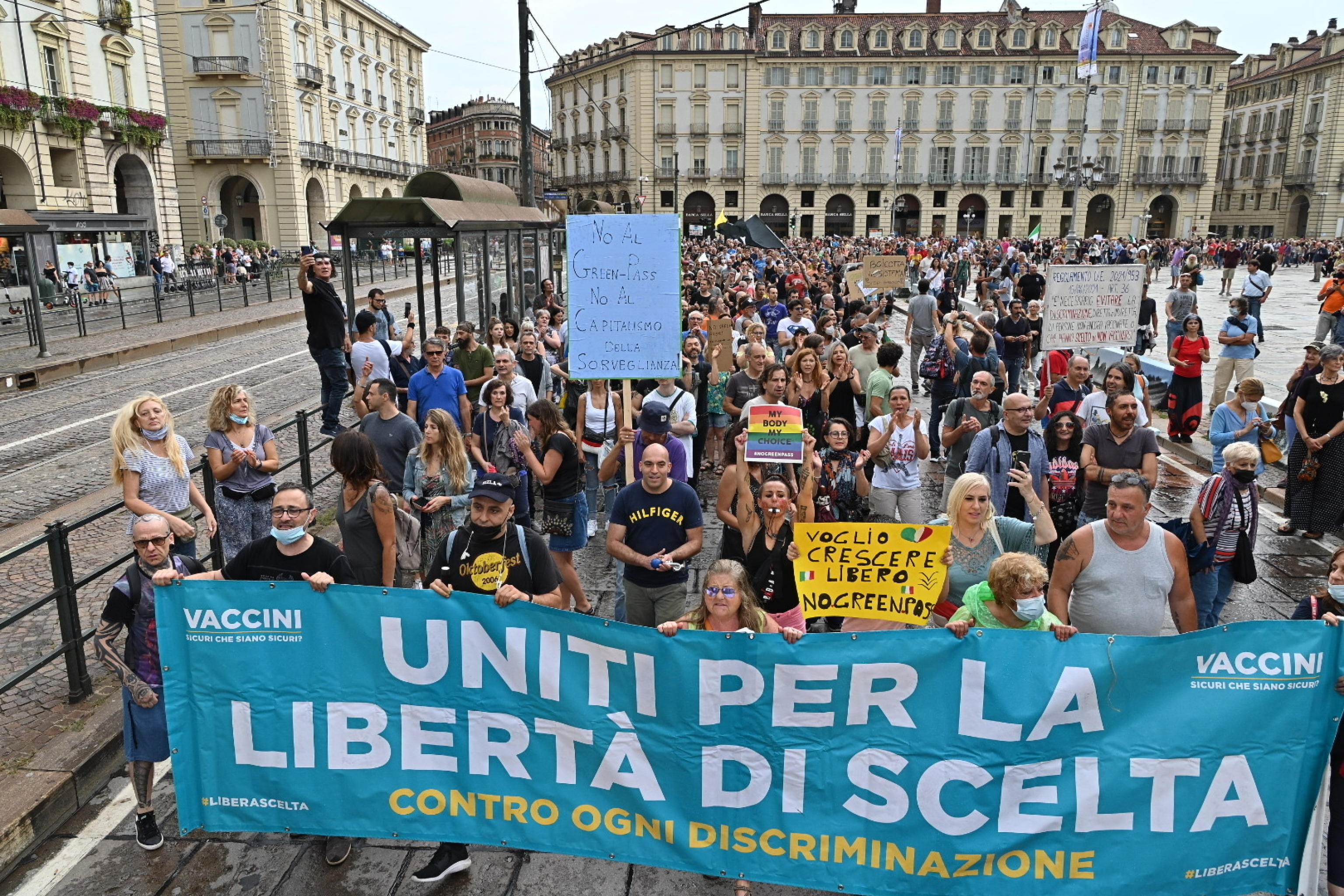 Protesti protiv najavljenih mjera (Foto: EPA-EFE)