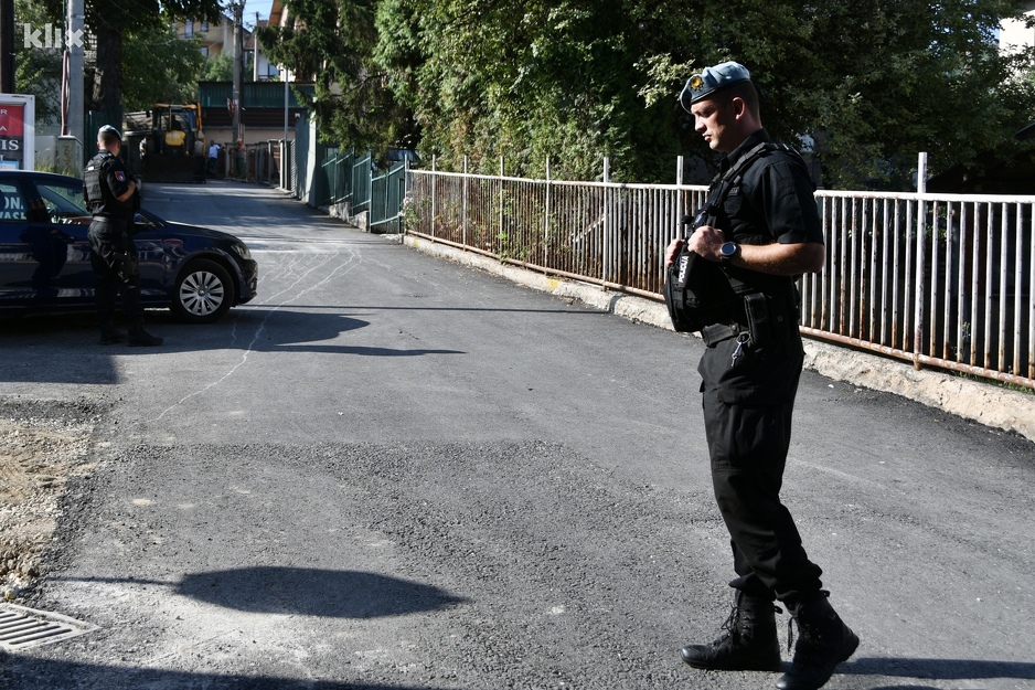 Pretres u Posavskoj 22, porodičnoj kući Osmana Mehmedagića (Foto: I. Š./Klix.ba)