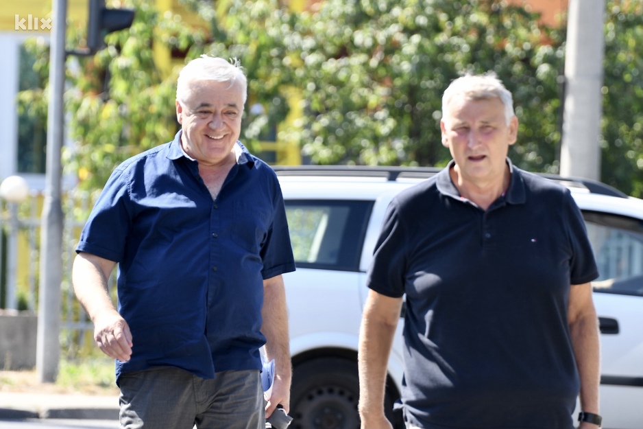 Milomir Savčić sa advokatom Miodragom Stojanovićem (Foto: D. S./Klix.ba)