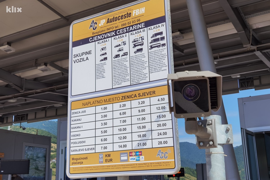 Cjenovnik cestarine na dionici autoputa od Sarajeva do Zenice (Foto: E. M./Klix.ba)