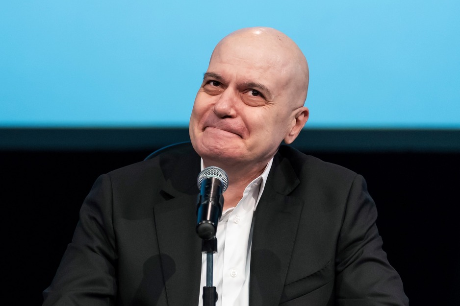 Trifonov političku scenu pretvara u veliki