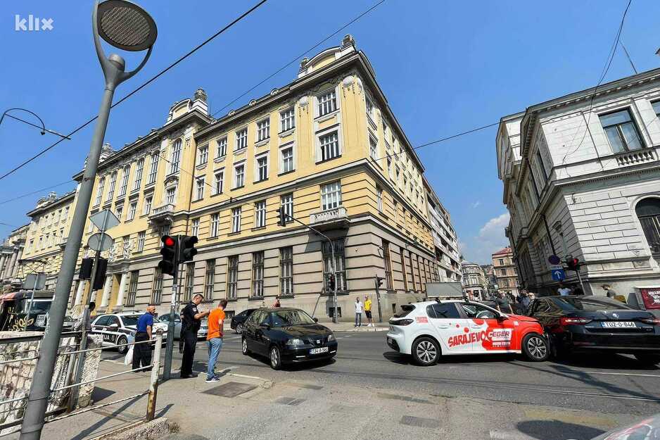Saobraćajna nesreća kod sarajevskog Narodnog pozorišta (Foto: Čitatelj)