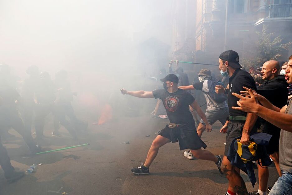Sukob demonstranata i policije (Foto: Twitter)