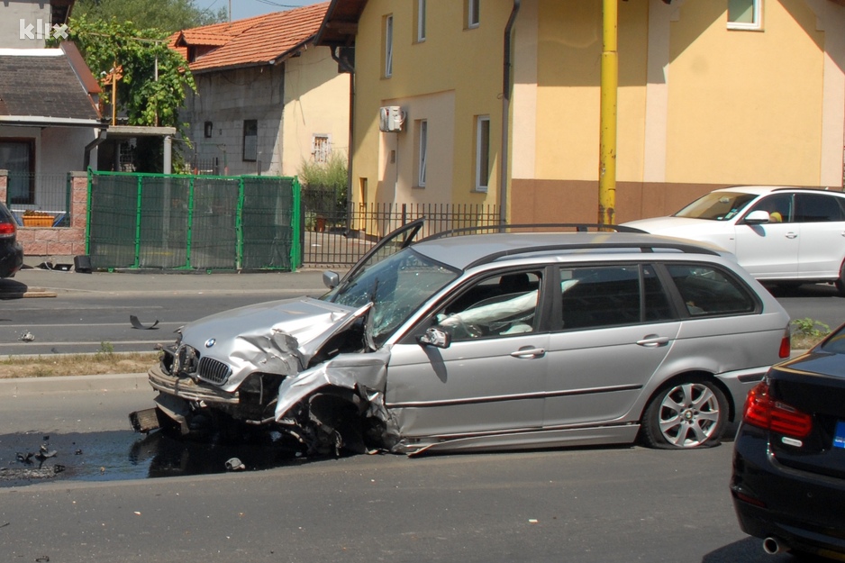 Uništeni BMW (Foto: A. K./Klix.ba)