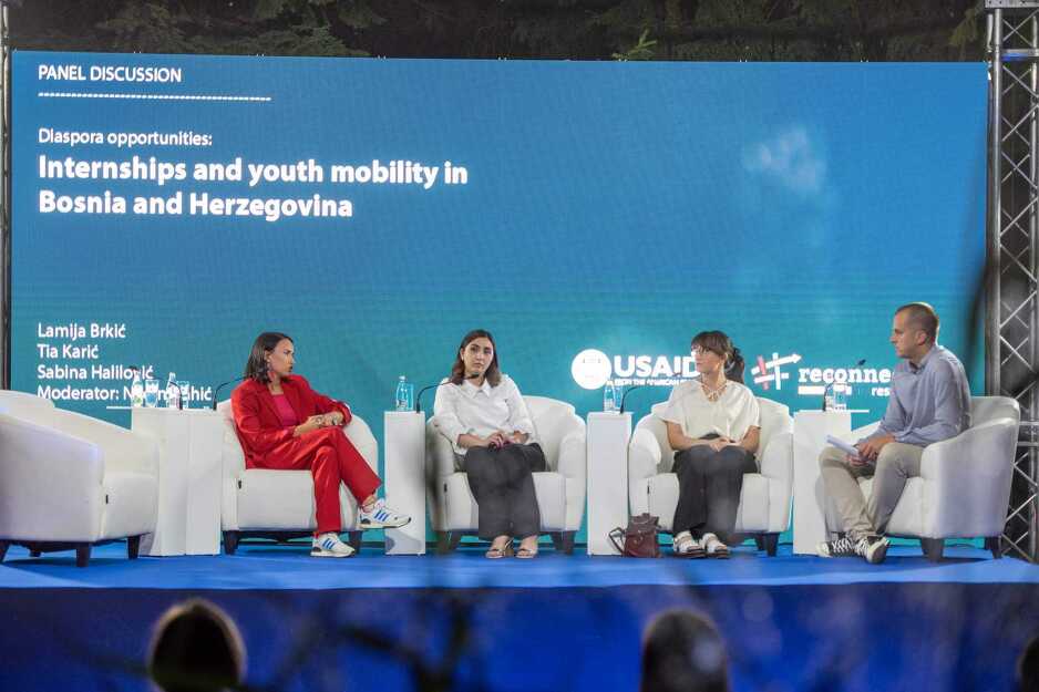 Tia Karić na biznis konferenciji