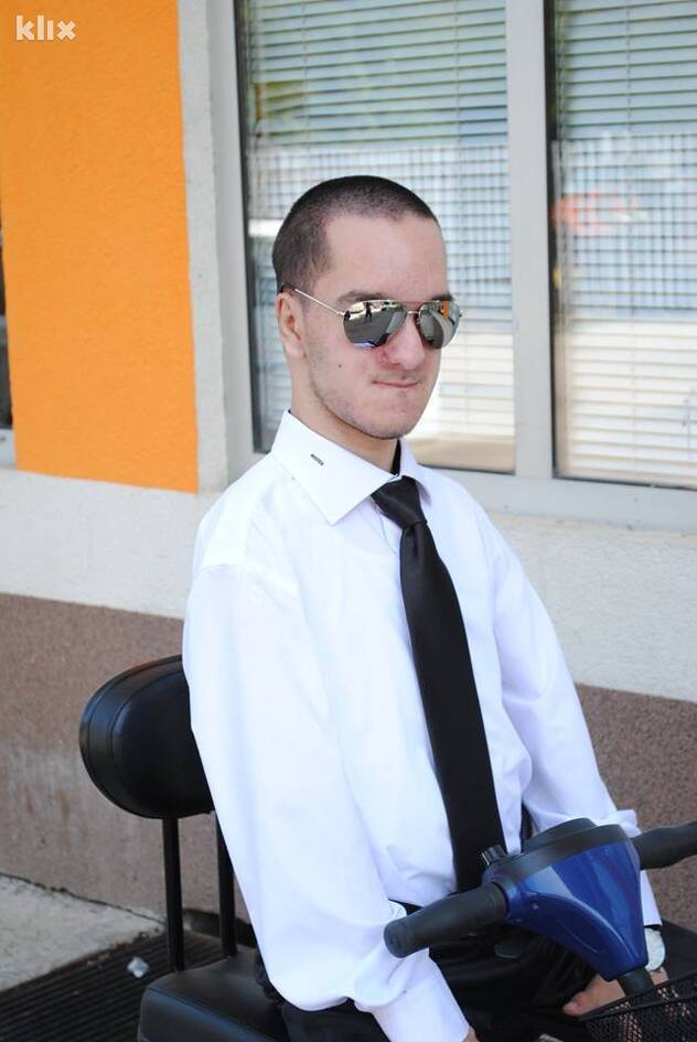 Poručuje da od tapšanja nema nikakve koristi (Foto: Klix.ba)