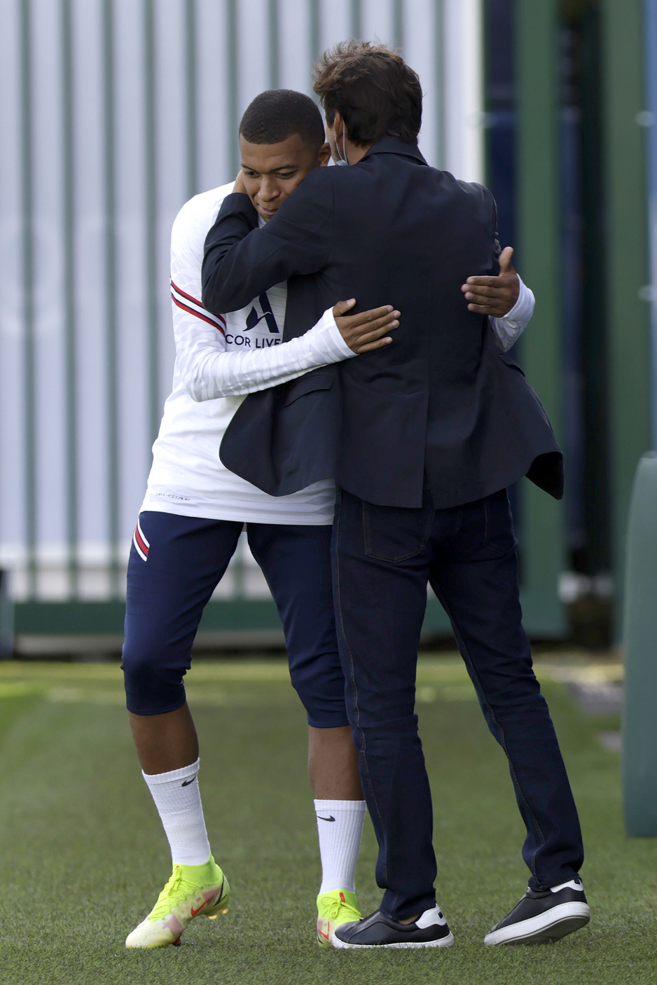 Mbappe i Leonardo u zagraljaju (Foto: EPA-EFE)
