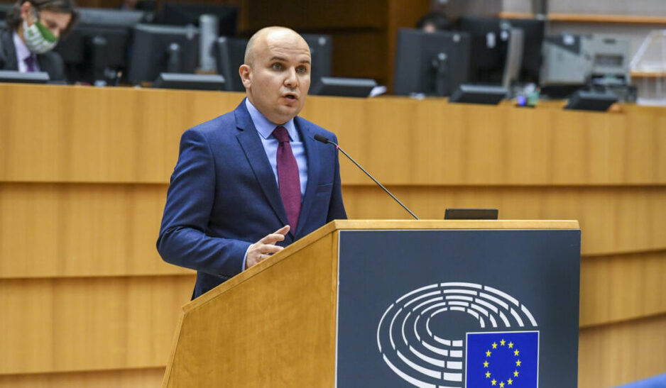 Kyuchyuk u Evropskom parlamentu djeluje kroz grupu Obnovimo Evropu