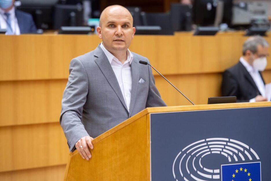 Kyuchyuk u Evropskom parlamentu djeluje od 2014. godine
