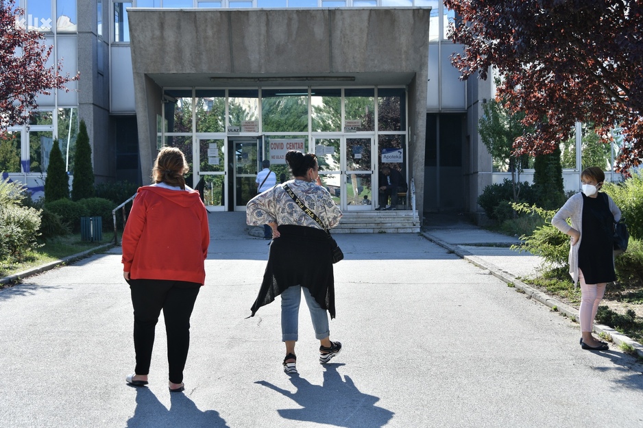 Covid ambulanta Saraj Polje danas popodne (Foto: I. Š./Klix.ba)