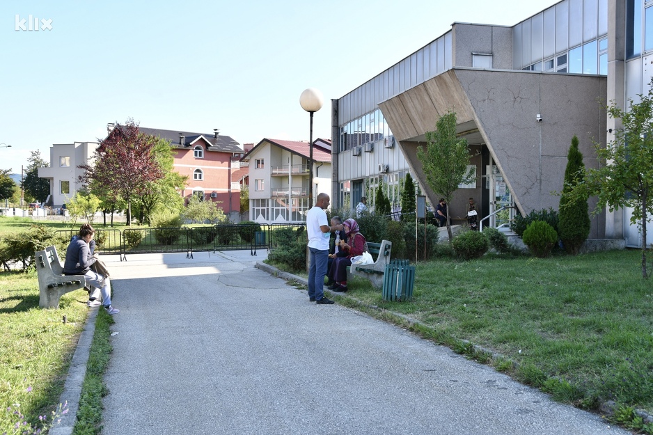 Covid ambulanta Saraj Polje danas popodne (Foto: I. Š./Klix.ba)
