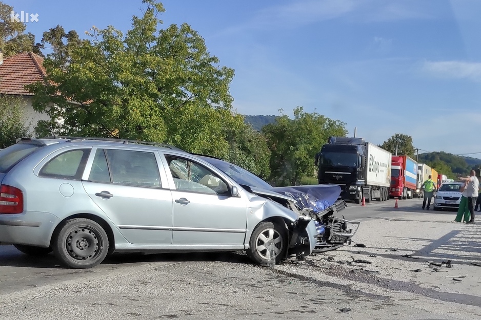Na vozilima je pričinjena velika šteta (Foto: Čitatelj)