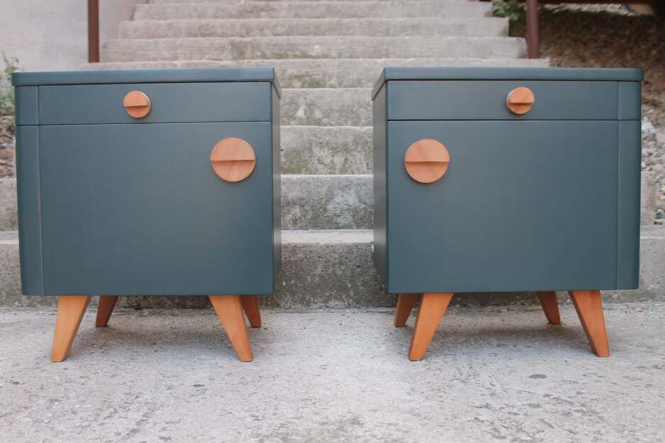 Noćni ormarići koji su izrađeni u radionice Wood Surgery