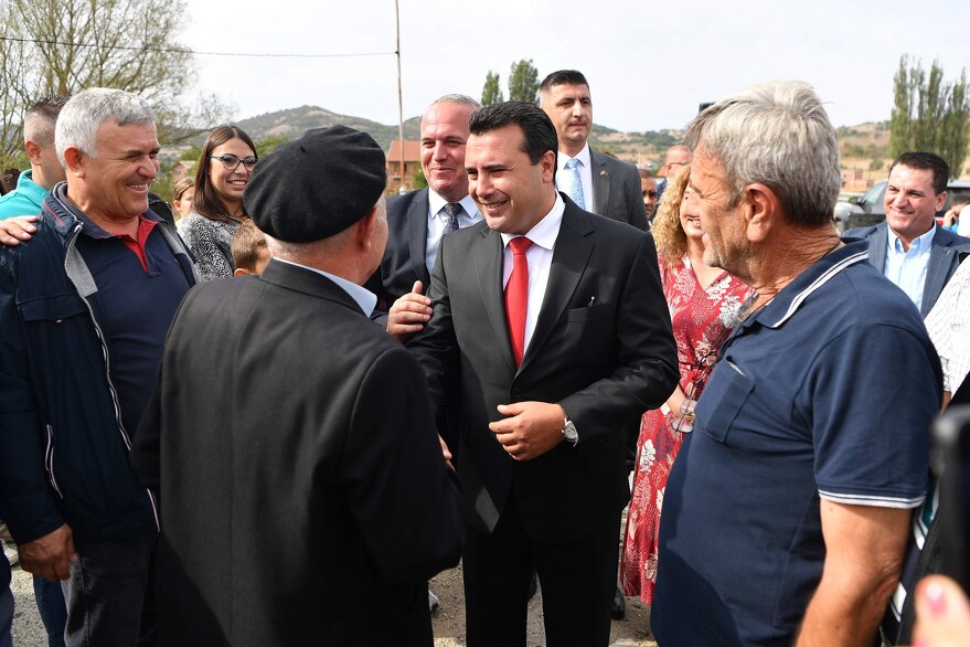 Premijer Zaev posjetio lokalno stanovništvo (Foto: Facebook Zoran Zaev)