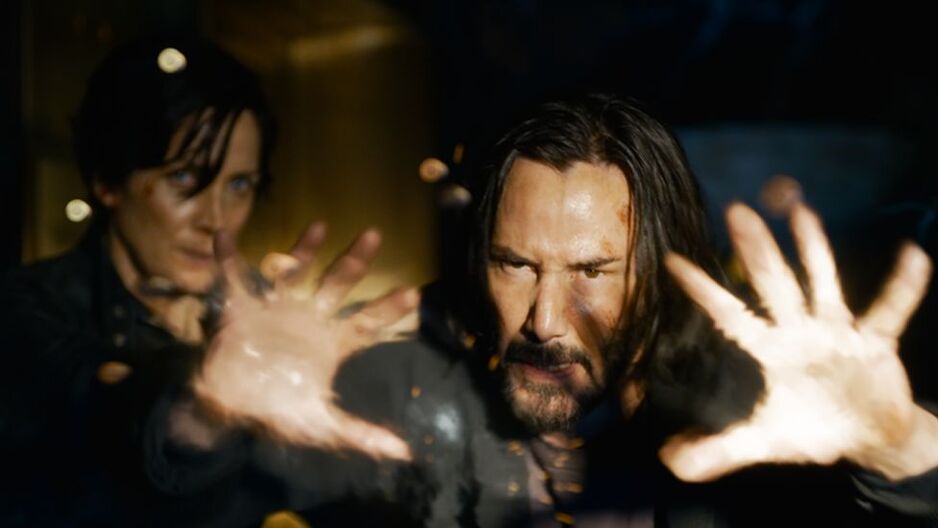 Keanu Reeves i Carrie-Anne Moss u filmu “The Matrix: Resurrections”