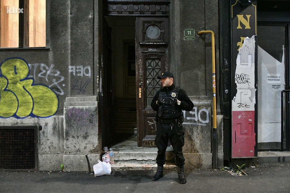 Haustor u kojem se dogodio napad (Foto: I. Š./Klix.ba)