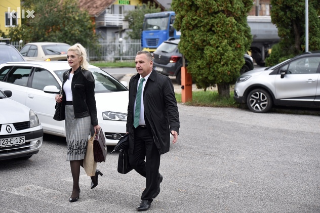 Fahrudin Solak sa advokaticom (Foto: T. S./Klix.ba)