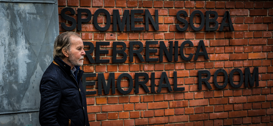Diego Arria u Srebrenici (Foto: Memorijalni centar Srebrenica)