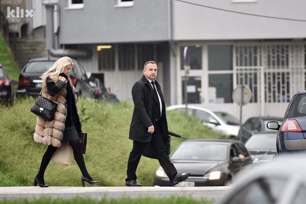 Fahrudin Solak s advokaticom (Foto: T. S./Klix.ba)