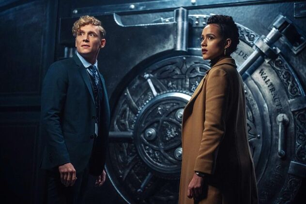 Matthias Schweighofer i Nathalie Emmanuel u filmu “Army of Thieves”