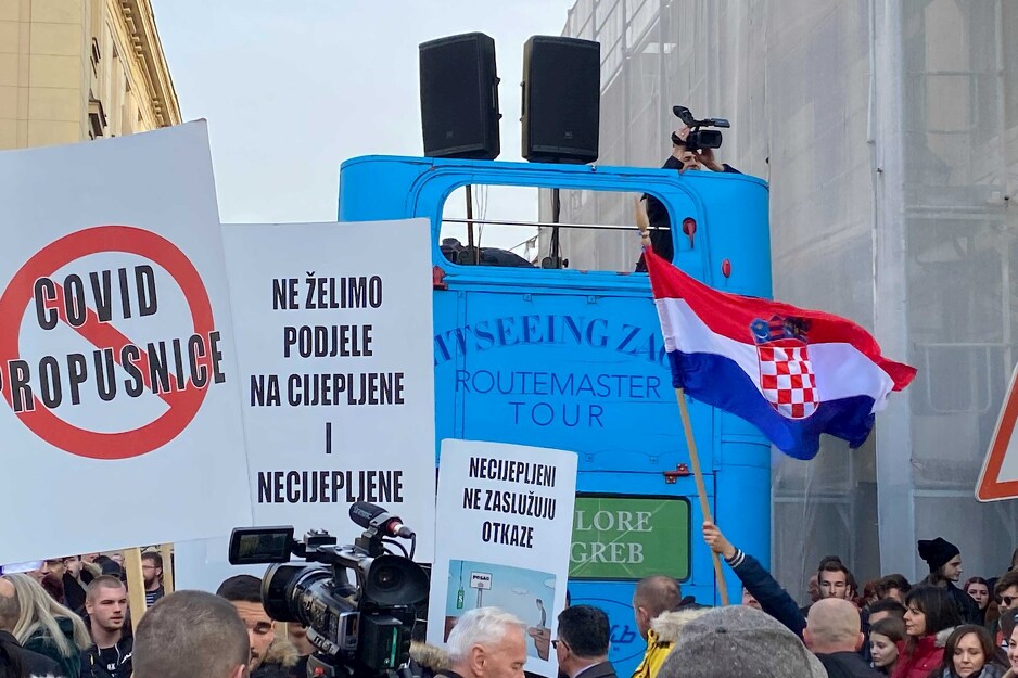 Transparenti na protestima u Zagrebu (Foto: Index.hr)