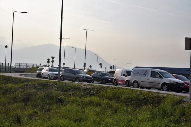 Cilj vlasti je smanjiti saobraćajne gužve (Foto: Vlada KS)