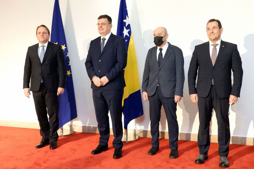 Varhelyi, Tegeltija, Bevanda i Cikotić (Foto: Vijeće ministara BiH)