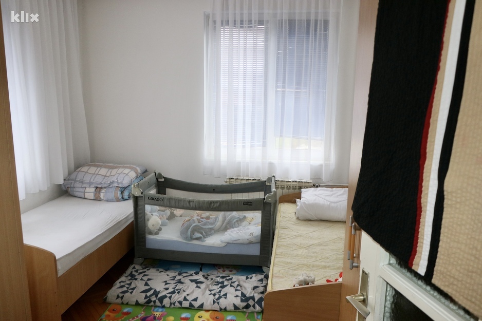 Jedna od osoba u kojoj borave žrtve nasilja u Sigurnoj kući u Tuzli (Foto: A. K./Klix.ba)