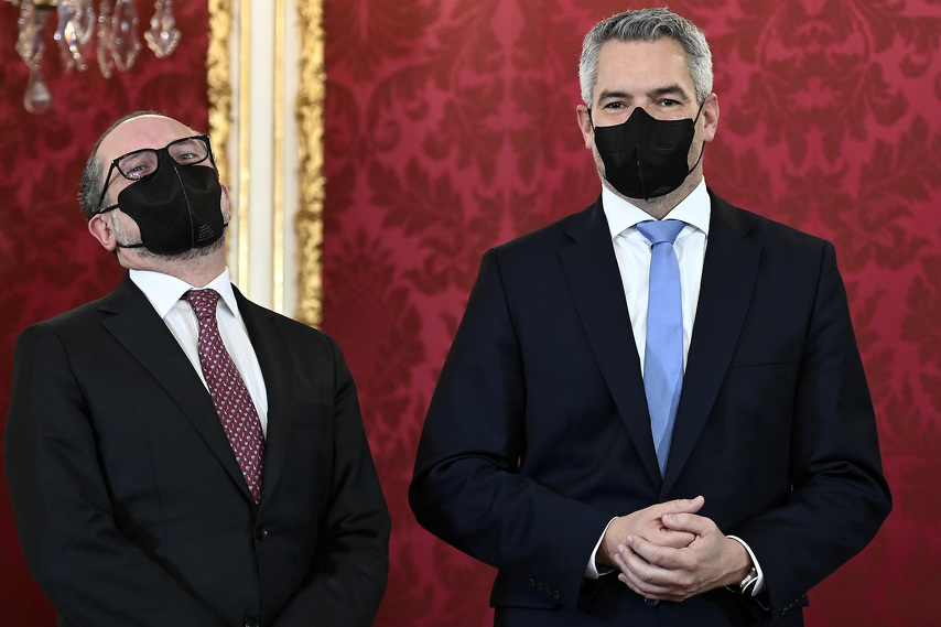 Alexander Schallenberg i Karl Nehammer (Foto: EPA-EFE)