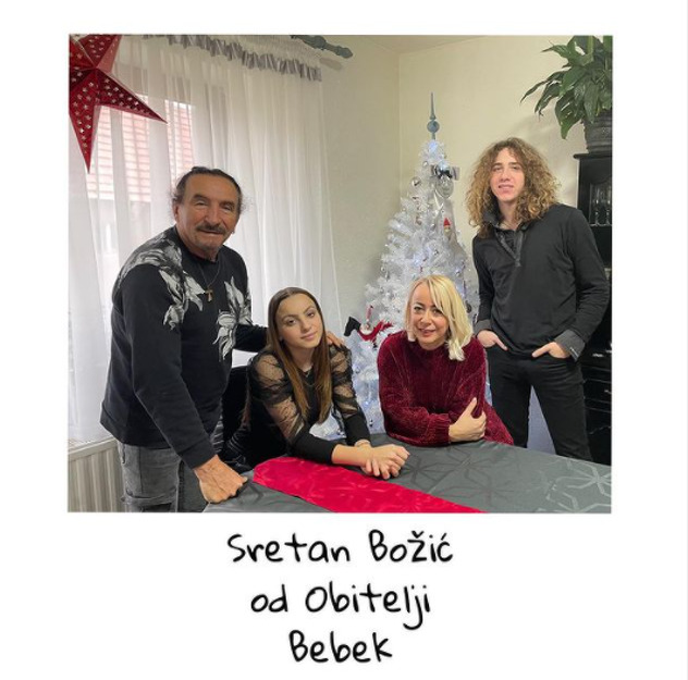 Porodica Bebek na okupu