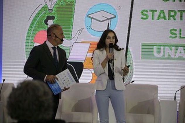Una Karabeg