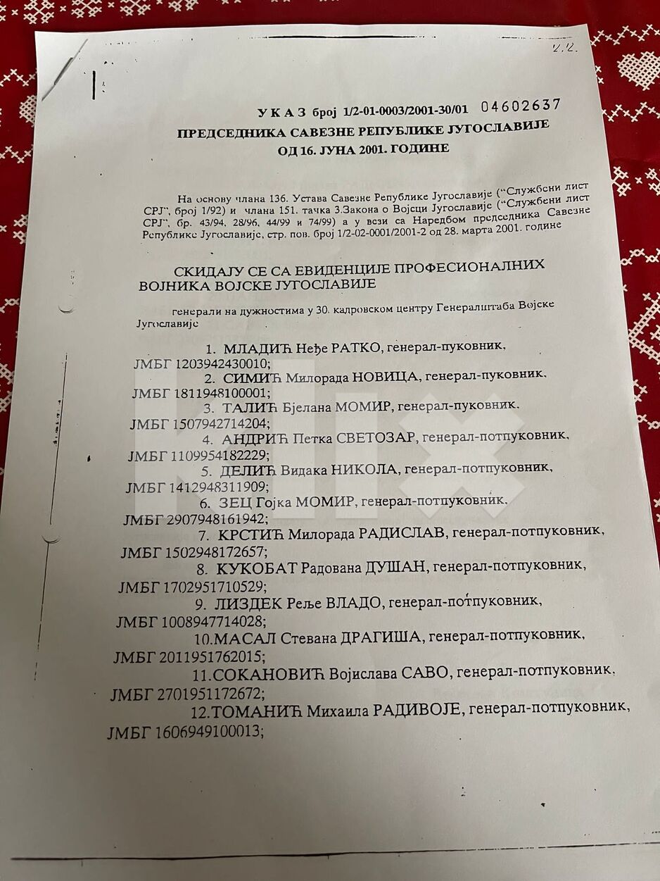 Ukaz o izuzimanju iz evidencije profesionalnih vojnika Vojske Jugoslavije (Foto: Klix.ba)